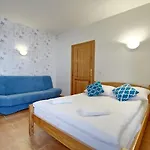 Bialy Labedz Hotell