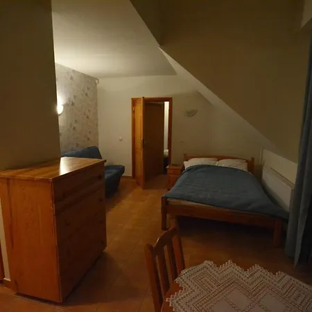 Bialy Labedz Hotel Kretowiny