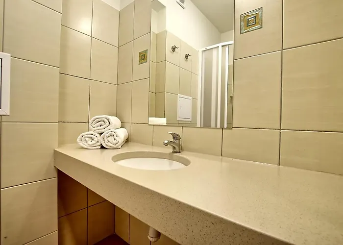 Biały łabędź Hotel Kretowiny