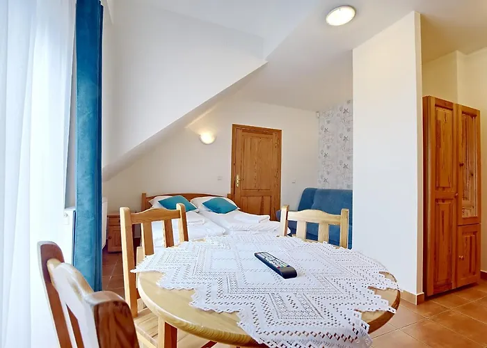 Biały łabędź Hotel Kretowiny